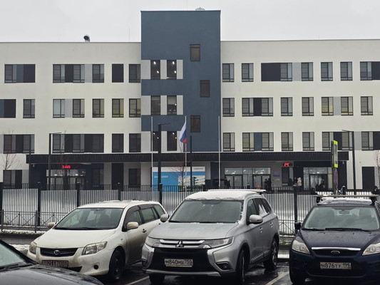 Продам трехкомнатную (3-комн.) квартиру, Новомосковская ул, 1к1, Москва г