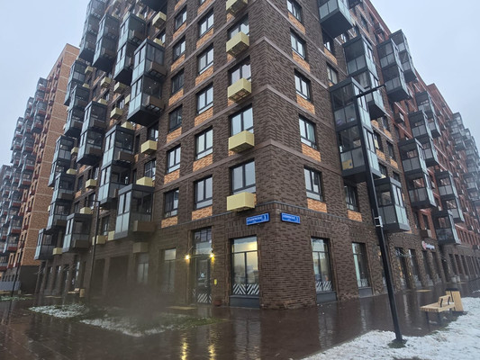 Продам трехкомнатную (3-комн.) квартиру, Новомосковская ул, 1к1, Москва г