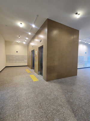 Продам трехкомнатную (3-комн.) квартиру, Новомосковская ул, 1к1, Москва г