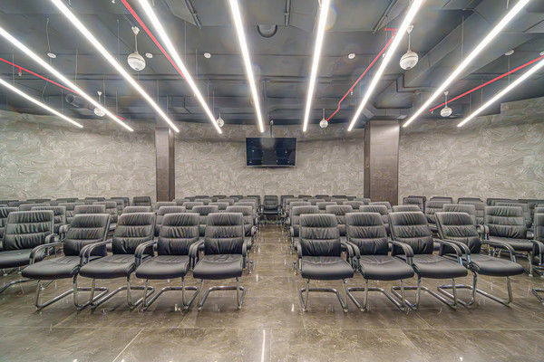 Продам торговое помещение 178,7 м2, Монастырская ул, 61, Пермь г