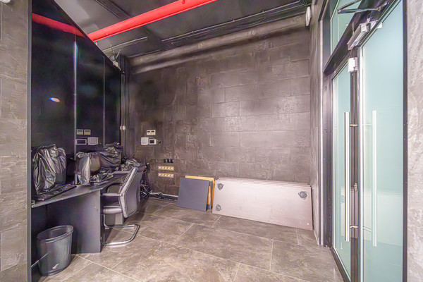 Продам торговое помещение 178,7 м2, Монастырская ул, 61, Пермь г