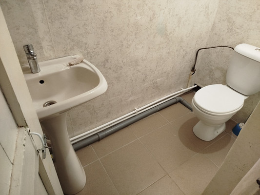 Продам двухкомнатную (2-комн.) квартиру, Заводской пер, 1, Майский п