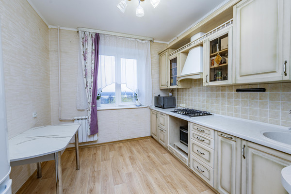 Продам трехкомнатную (3-комн.) квартиру, Зенкова ул, 4, Пермь г