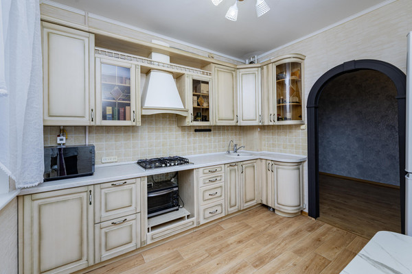 Продам трехкомнатную (3-комн.) квартиру, Зенкова ул, 4, Пермь г