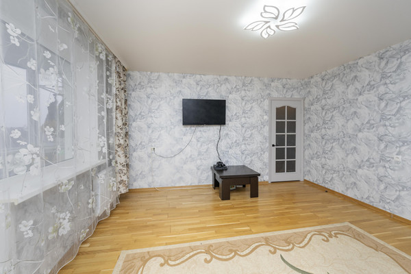 Продам трехкомнатную (3-комн.) квартиру, Зенкова ул, 4, Пермь г