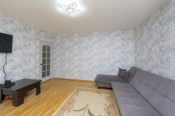 Продам трехкомнатную (3-комн.) квартиру, Зенкова ул, 4, Пермь г