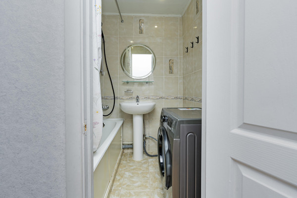 Продам трехкомнатную (3-комн.) квартиру, Зенкова ул, 4, Пермь г