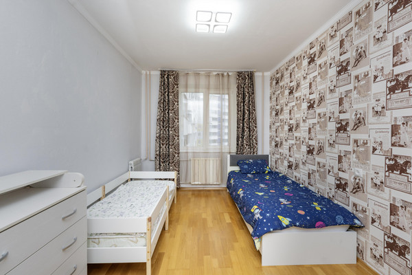 Продам трехкомнатную (3-комн.) квартиру, Зенкова ул, 4, Пермь г