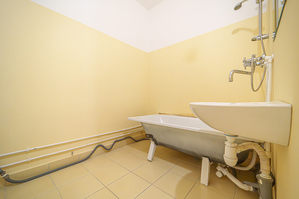 Продам двухкомнатную (2-комн.) квартиру, Окулова ул, 62к116, Пермь г