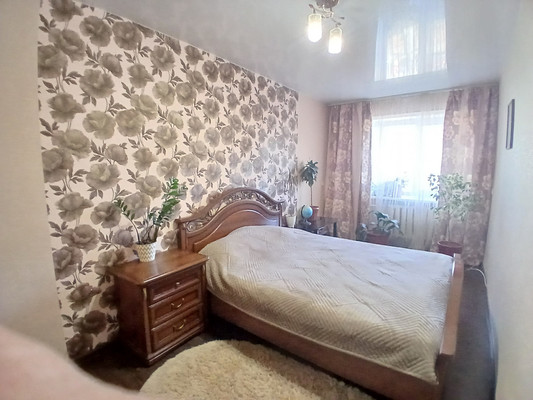 Продам трехкомнатную (3-комн.) квартиру, Больничная ул, 8, Полазна пгт