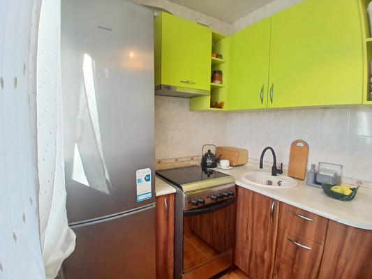 Продам трехкомнатную (3-комн.) квартиру, Больничная ул, 8, Полазна пгт