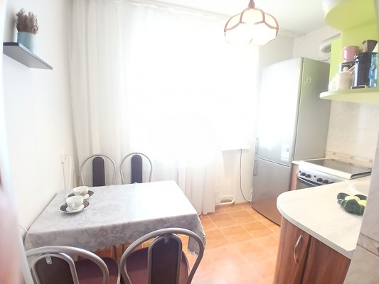 Продам трехкомнатную (3-комн.) квартиру, Больничная ул, 8, Полазна пгт