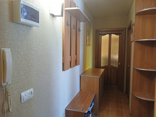 Продам трехкомнатную (3-комн.) квартиру, Больничная ул, 8, Полазна пгт