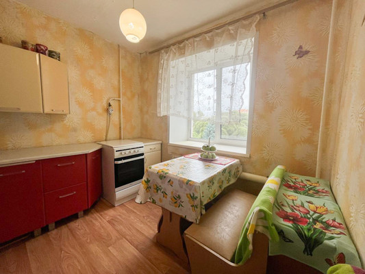 Продам двухкомнатную (2-комн.) квартиру, Газеты Искра ул, 15, Кунгур г