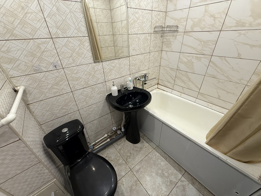 Продам однокомнатную (1-комн.) квартиру, Космонавта Леонова ул, 50, Пермь г