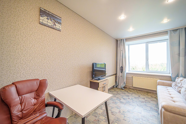 Продам трехкомнатную (3-комн.) квартиру, Водников ул, 65, Пермь г