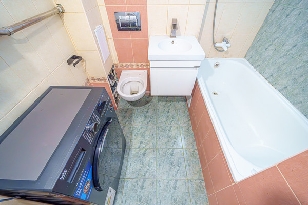 Продам трехкомнатную (3-комн.) квартиру, Водников ул, 65, Пермь г