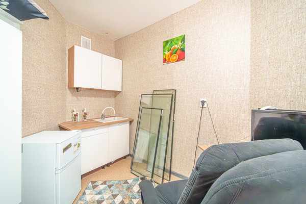 Продам трехкомнатную (3-комн.) квартиру, Водников ул, 65, Пермь г