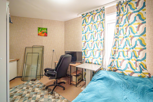 Продам трехкомнатную (3-комн.) квартиру, Водников ул, 65, Пермь г