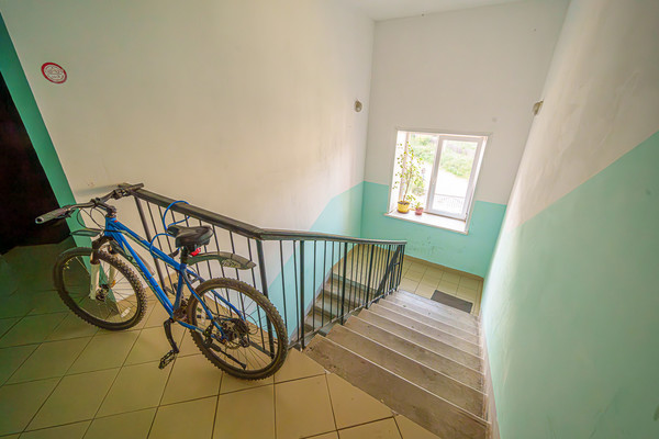 Продам трехкомнатную (3-комн.) квартиру, Водников ул, 65, Пермь г