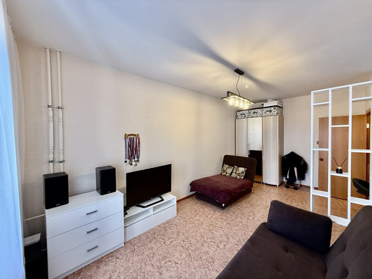 Продам однокомнатную (1-комн.) квартиру, Красные Казармы ул, 64, Пермь г