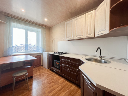 Продам двухкомнатную (2-комн.) квартиру, Газеты Искра ул, 15, Кунгур г