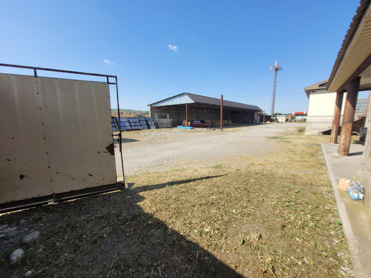 Сдам торговое помещение 2 000 м2, Абаева ул, 105, Атажукино с