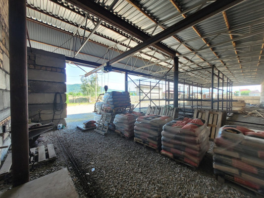 Сдам торговое помещение 2 000 м2, Абаева ул, 105, Атажукино с