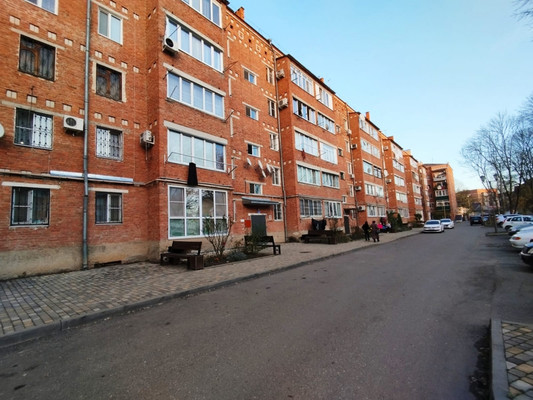 Продам многокомнатную квартиру, Ленина ул, 4, Апшеронск г