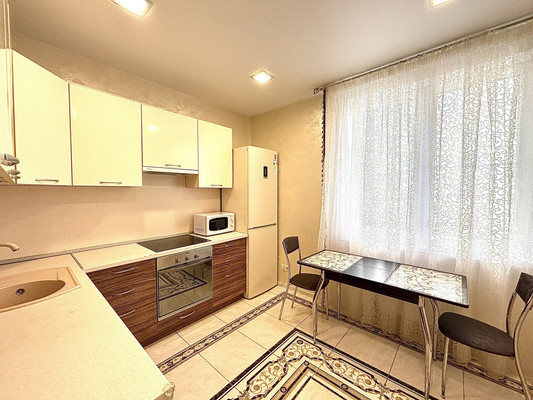 Продам двухкомнатную (2-комн.) квартиру, Маршала Баграмяна ул, 1, Нижний Новгород г