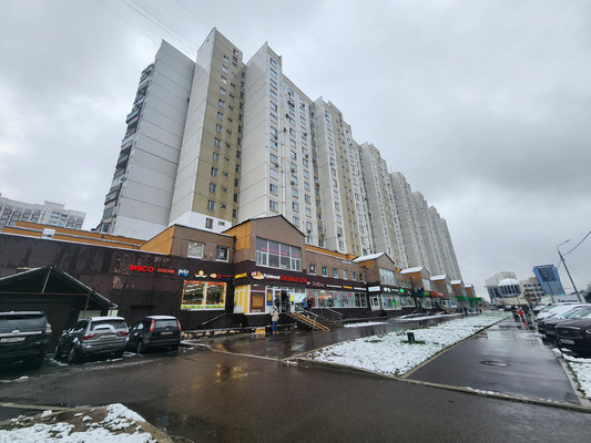 Продам двухкомнатную (2-комн.) квартиру, Адмирала Ушакова б-р, 11, Москва г