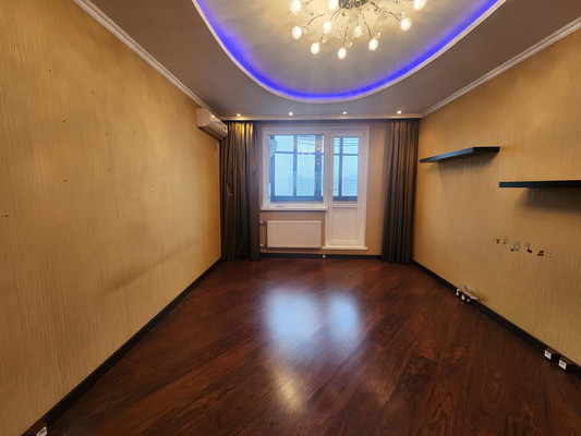 Продам двухкомнатную (2-комн.) квартиру, Адмирала Ушакова б-р, 11, Москва г