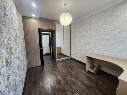 Продам двухкомнатную (2-комн.) квартиру, Адмирала Ушакова б-р, 11, Москва г