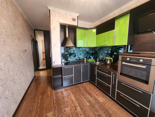 Продам двухкомнатную (2-комн.) квартиру, Адмирала Ушакова б-р, 11, Москва г