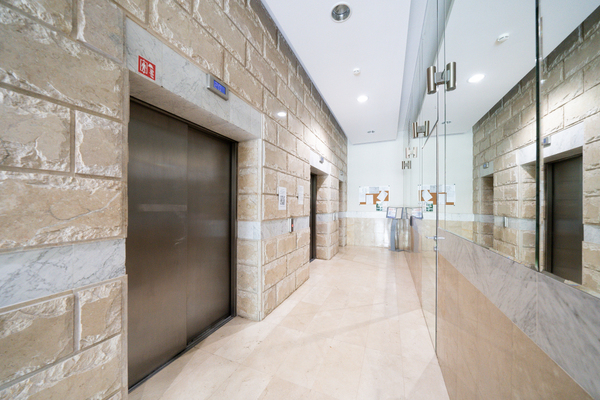 Продам многокомнатную квартиру, Ленинский пр-кт, 83к1, Москва г