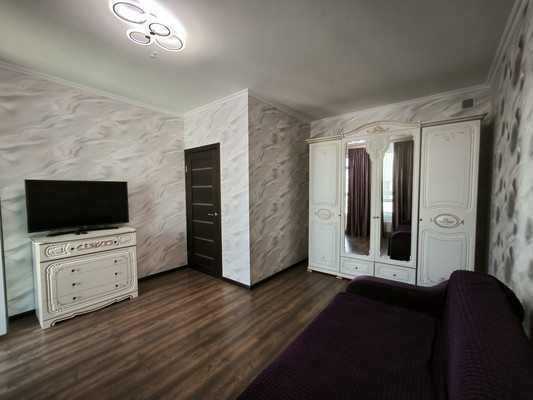 Сдам однокомнатную (1-комн.) квартиру, Александра Суворова пр-кт, 9, Симферополь г