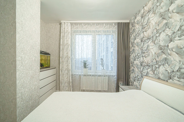 Продам трехкомнатную (3-комн.) квартиру, Карла Модераха ул, 8, Пермь г