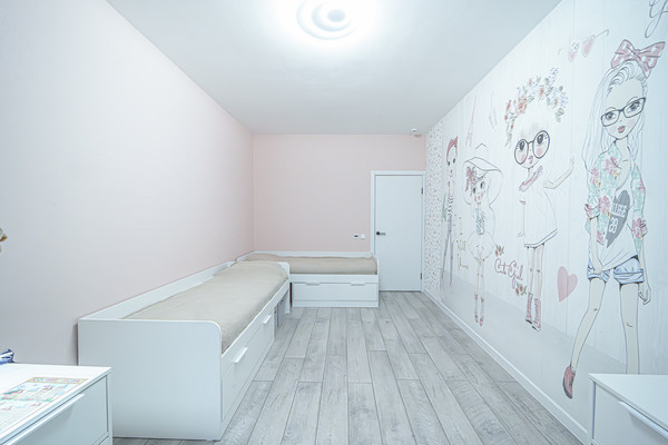 Продам трехкомнатную (3-комн.) квартиру, Карла Модераха ул, 8, Пермь г