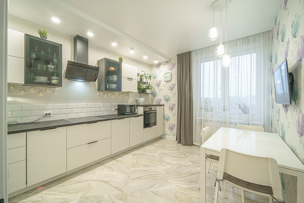 Продам трехкомнатную (3-комн.) квартиру, Карла Модераха ул, 8, Пермь г