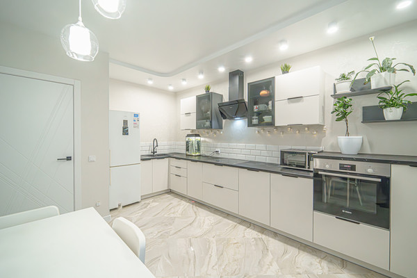 Продам трехкомнатную (3-комн.) квартиру, Карла Модераха ул, 8, Пермь г