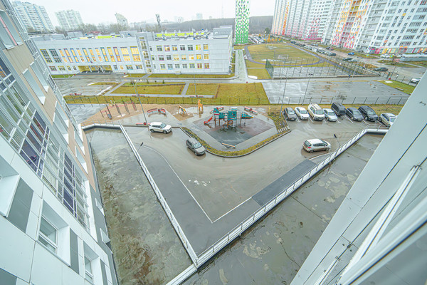 Продам трехкомнатную (3-комн.) квартиру, Карла Модераха ул, 8, Пермь г