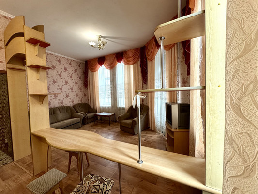 Продам двухкомнатную (2-комн.) квартиру, Мокроусова ул, 10, Симферополь г