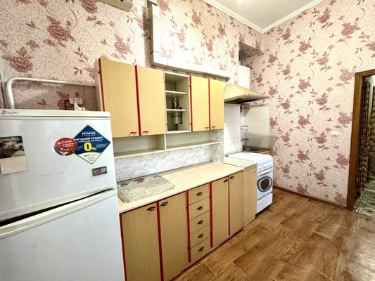 Продам двухкомнатную (2-комн.) квартиру, Мокроусова ул, 10, Симферополь г