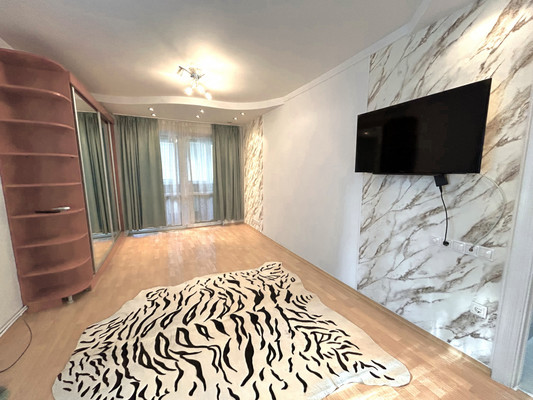 Продам двухкомнатную (2-комн.) квартиру, Мухина ул, 20, Ялта г