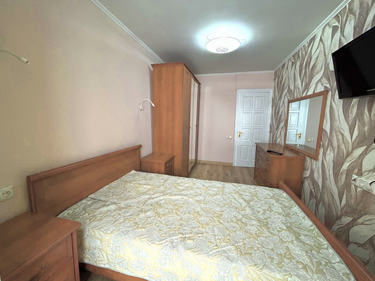 Продам двухкомнатную (2-комн.) квартиру, Мухина ул, 20, Ялта г