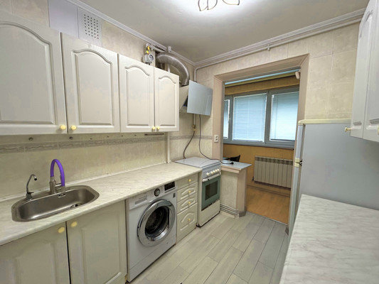 Продам двухкомнатную (2-комн.) квартиру, Мухина ул, 20, Ялта г