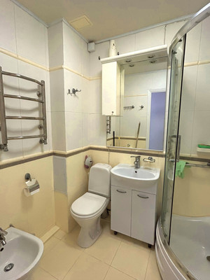 Продам двухкомнатную (2-комн.) квартиру, Мухина ул, 20, Ялта г