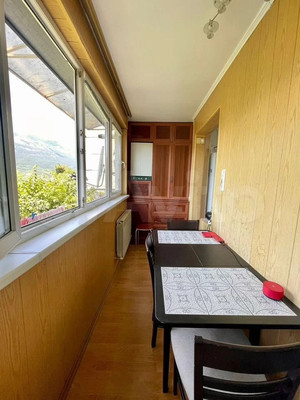 Продам двухкомнатную (2-комн.) квартиру, Мухина ул, 20, Ялта г