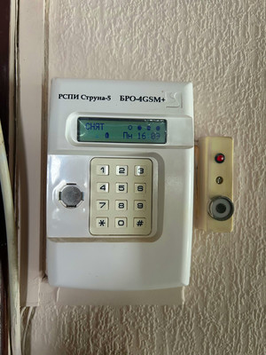 Продам двухкомнатную (2-комн.) квартиру, Мухина ул, 20, Ялта г