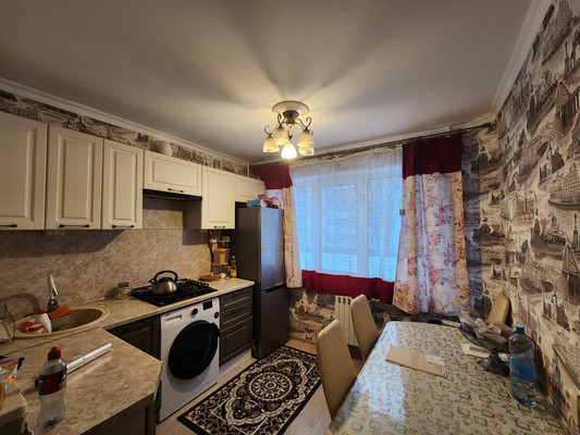 Продам трехкомнатную (3-комн.) квартиру, 3, Торосово д